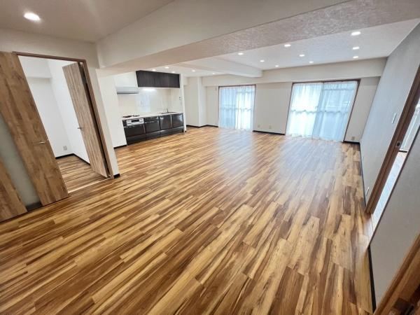 3LDK apartment in Tennoji Ward, Osaka - Photo 1