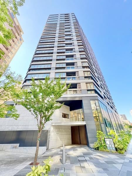 3LDK apartment in Chiyoda Ward, Tokyo - Photo 1