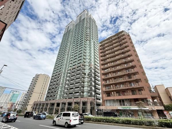 4LDK apartment in Minato Ward, Tokyo - Photo 1