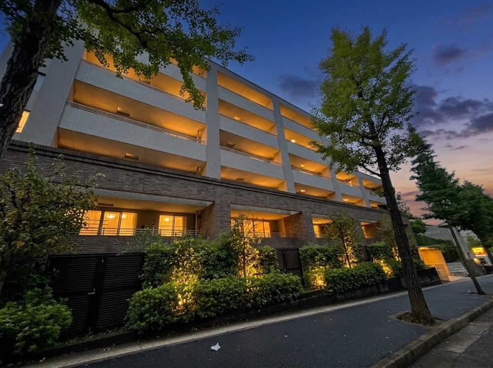 3LDK apartment in Aoba Ward, Yokohama, Kanagawa - Photo 1
