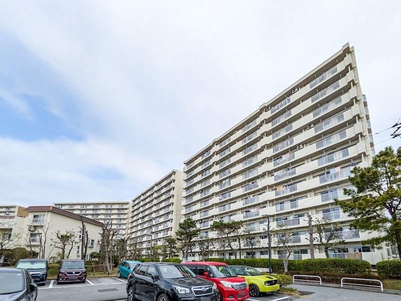 2LDK apartment in Urayasu, Chiba - Photo 1