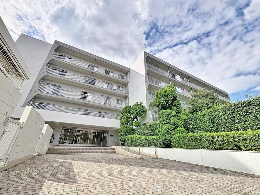 3LDK apartment in Ichikawa, Chiba - Photo 1