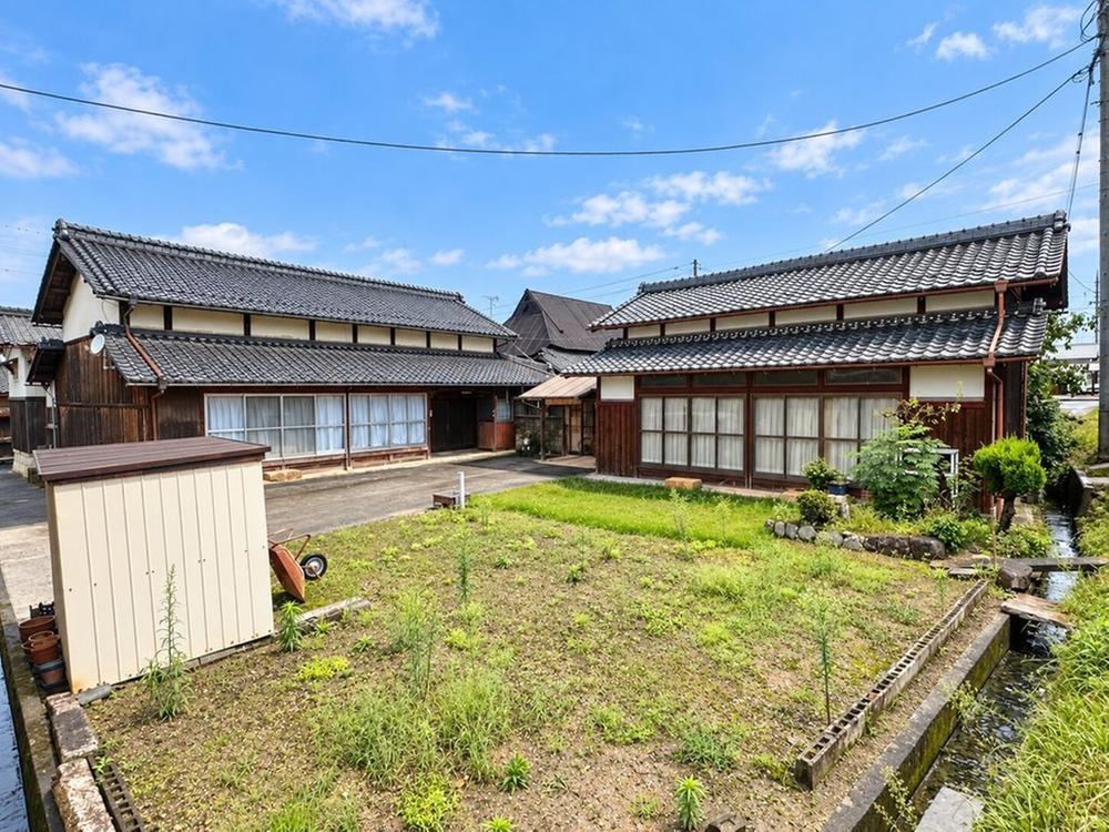 5DK house in Higashiomi, Shiga - Photo 1