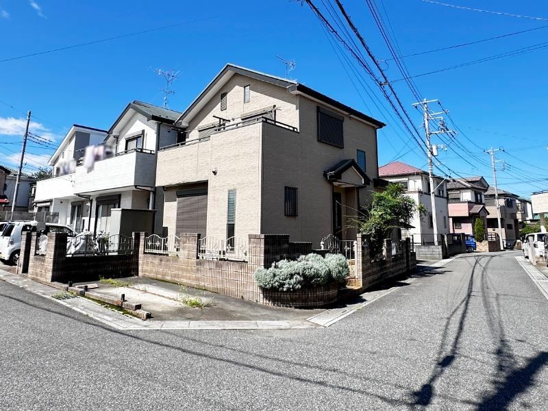 4LDK house in Ina, Kitaadachi District, Saitama - Photo 1
