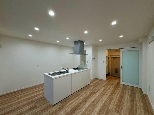 1LDK apartment in Koshigaya, Saitama - Photo 1