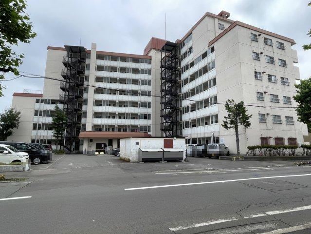 2LDK apartment in Kita Ward, Sapporo, Hokkaido - Photo 1