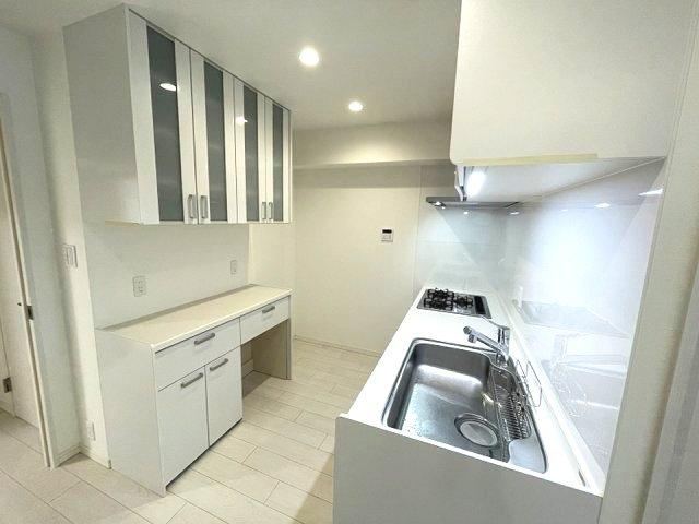 3LDK apartment in Nishinomiya, Hyogo - Photo 1