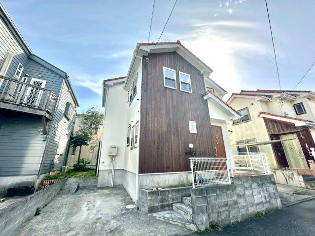 4LDK+S house in Fujisawa, Kanagawa - Photo 1