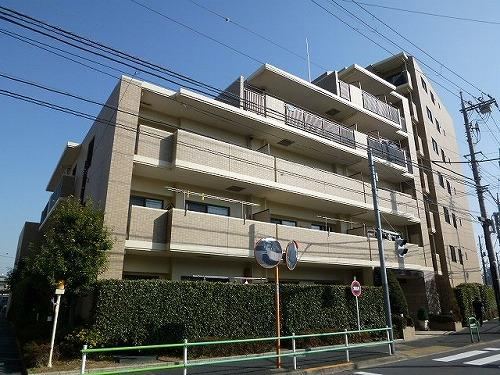 2LDK apartment in Katsushika Ward, Tokyo - Photo 1