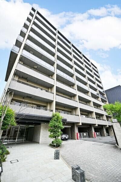3LDK apartment in Ichikawa, Chiba - Photo 1
