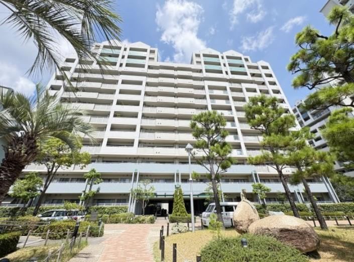 3LDK apartment in Higashinada Ward, Kobe, Hyogo - Photo 1