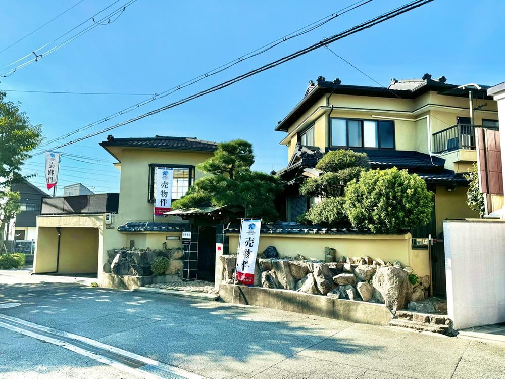 4LDK house in Toyonaka, Osaka - Photo 1