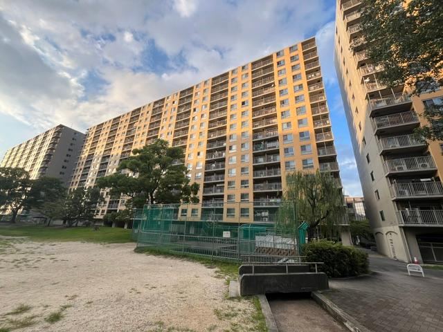 3LDK apartment in Hirakata, Osaka - Photo 1