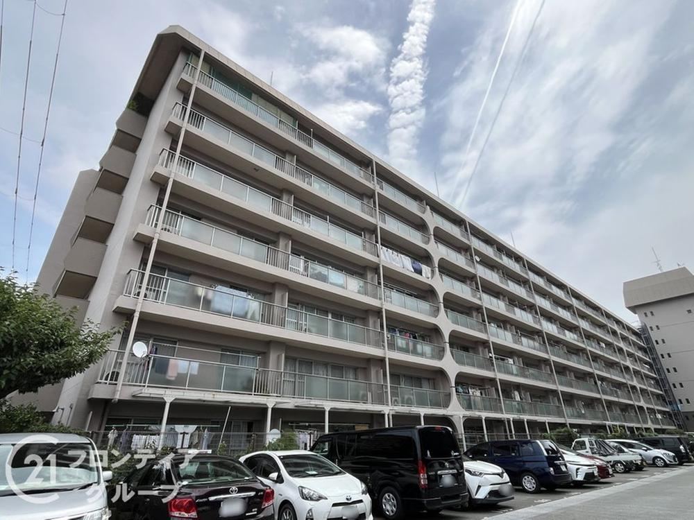3LDK apartment in Nishiyodogawa Ward, Osaka - Photo 1