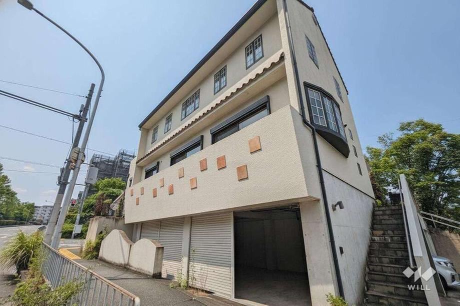 5LDK house in Takatsuki, Osaka - Photo 1
