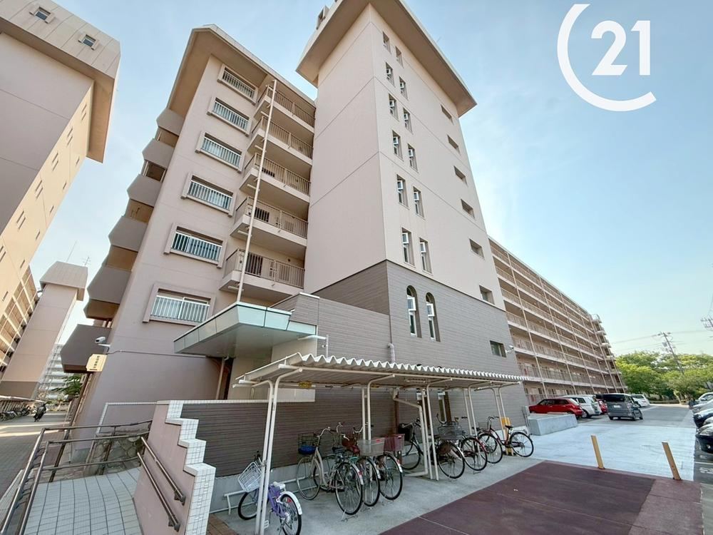 3LDK apartment in Nishiyodogawa Ward, Osaka - Photo 1
