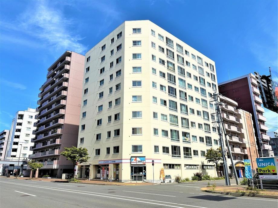 1LDK apartment in Kita Ward, Sapporo, Hokkaido - Photo 1