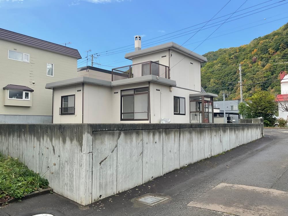 2LDK house in Minami Ward, Sapporo, Hokkaido - Photo 1