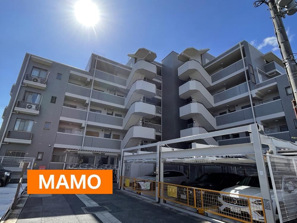 3LDK apartment in Suita, Osaka - Photo 1