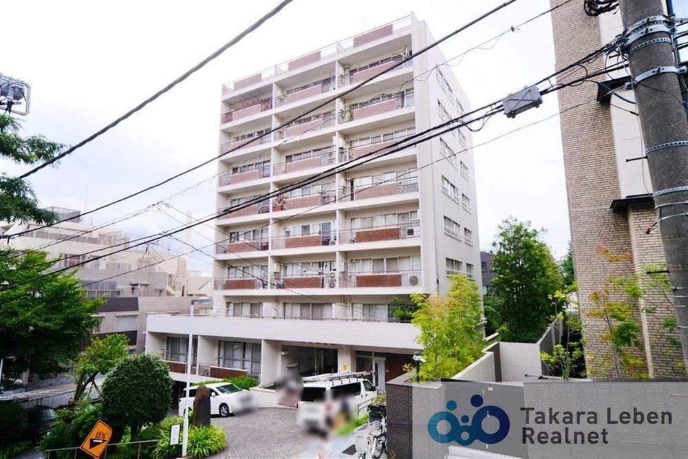 2LDK apartment in Meguro Ward, Tokyo - Photo 1