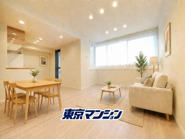 2LDK apartment in Shinjuku Ward, Tokyo - Photo 1