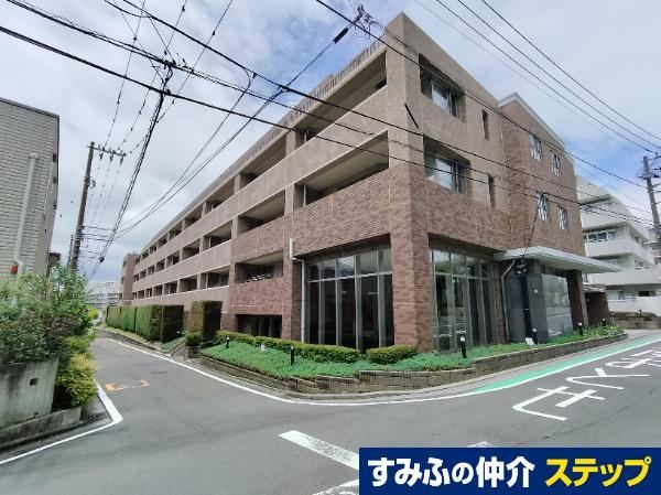 4LDK apartment in Minami Ward, Yokohama, Kanagawa - Photo 1