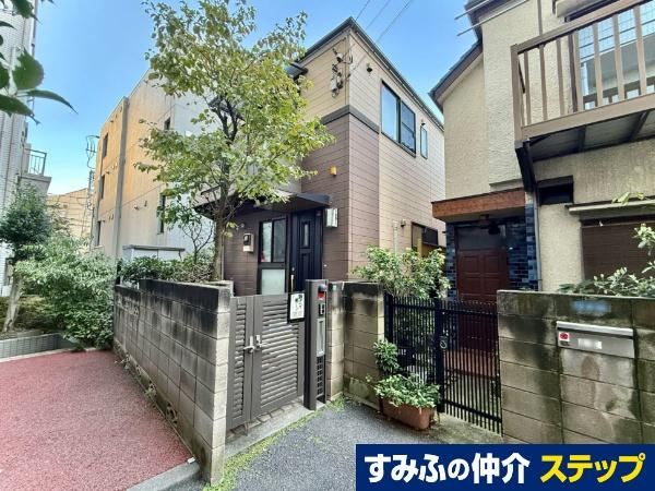 2LDK house in Shinagawa Ward, Tokyo - Photo 1