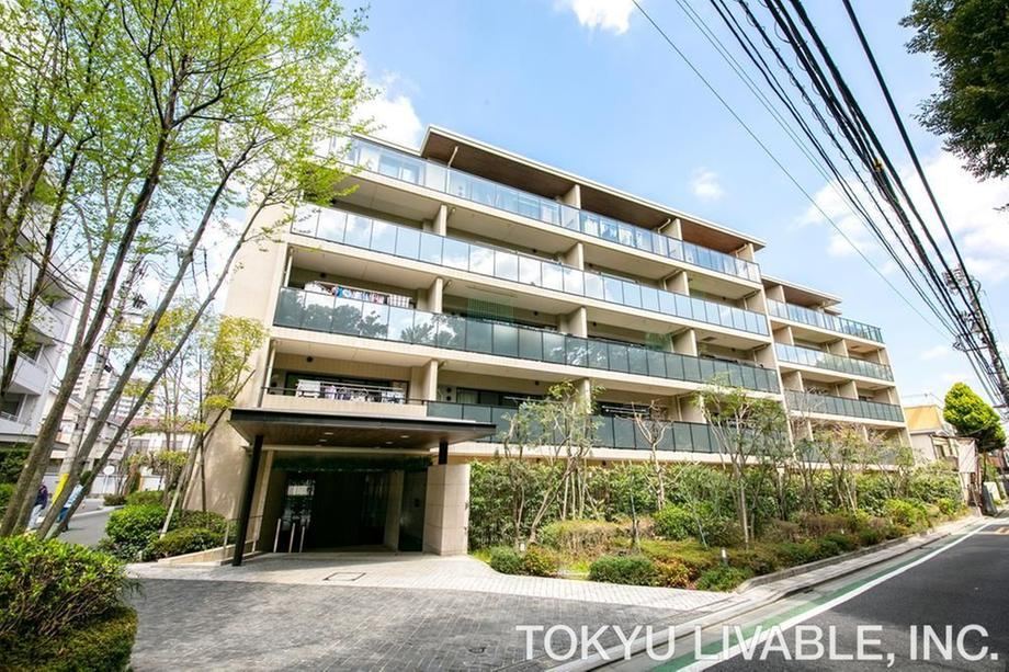 3LDK apartment in Bunkyo Ward, Tokyo - Photo 1