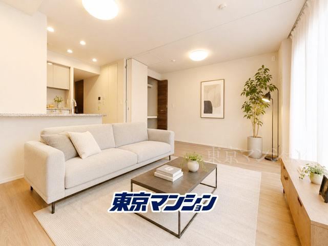 2LDK apartment in Meguro Ward, Tokyo - Photo 1