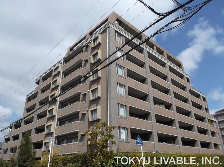 3LDK apartment in Hirakata, Osaka - Photo 1