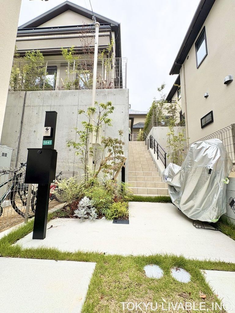 4LDK+S house in Nishinomiya, Hyogo - Photo 1