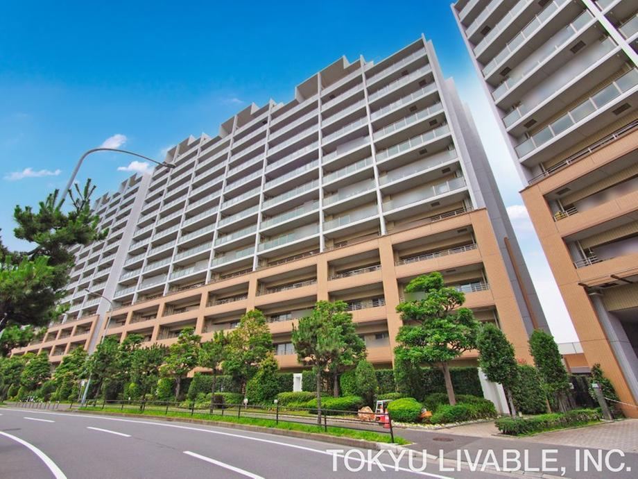 4LDK apartment in Urayasu, Chiba - Photo 1