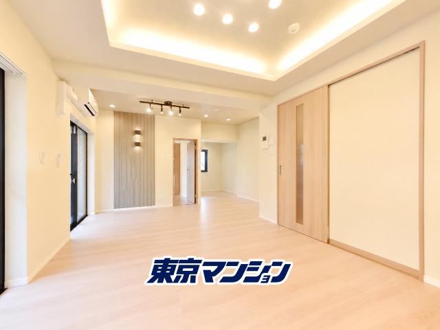 2LDK apartment in Shinjuku Ward, Tokyo - Photo 1