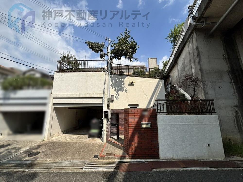 6DK house in Tarumi Ward, Kobe, Hyogo - Photo 1