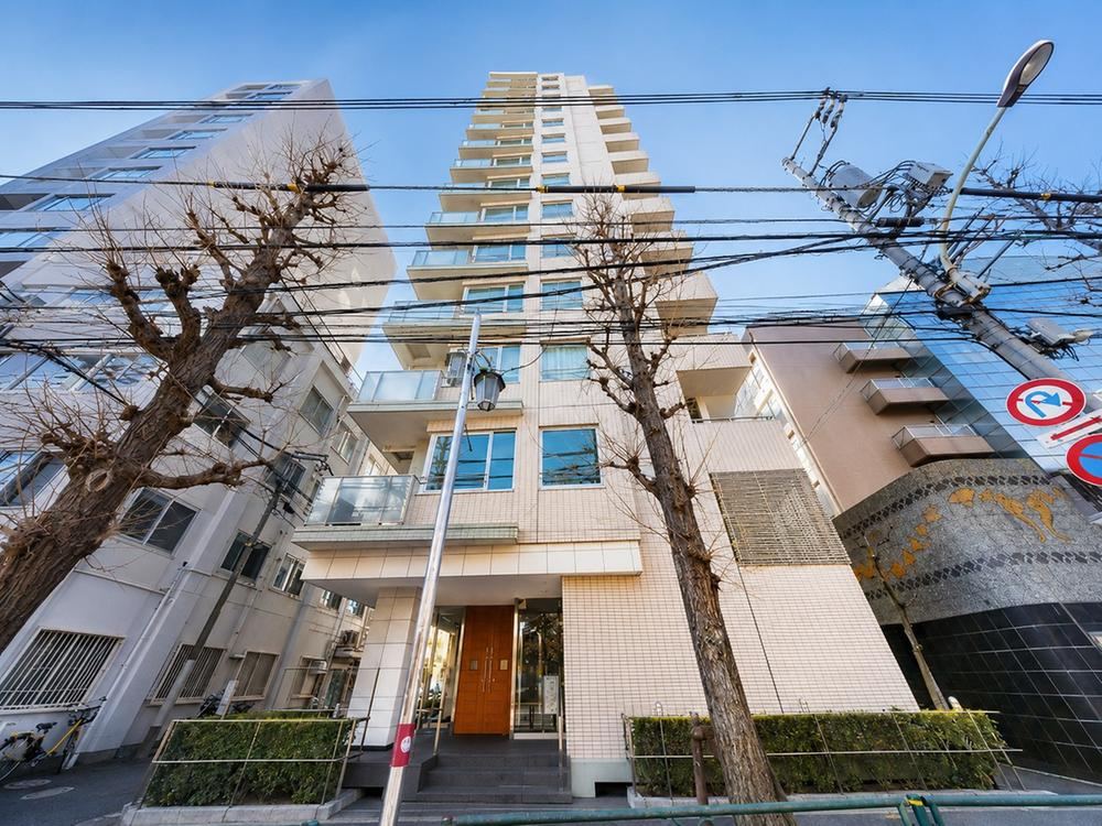 2LDK apartment in Bunkyo Ward, Tokyo - Photo 1