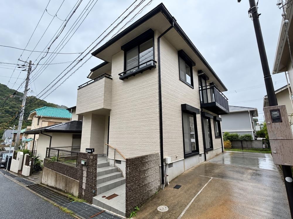 4LDK house in Suma Ward, Kobe, Hyogo - Photo 1