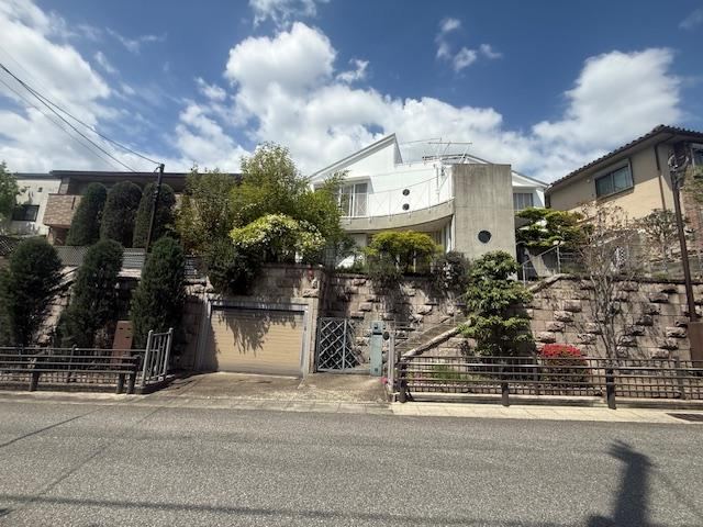 5LDK+S house in Takarazuka, Hyogo - Photo 1