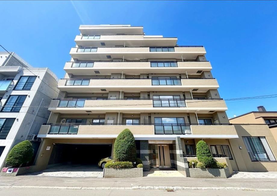 4LDK apartment in Chuo Ward, Sapporo, Hokkaido - Photo 1