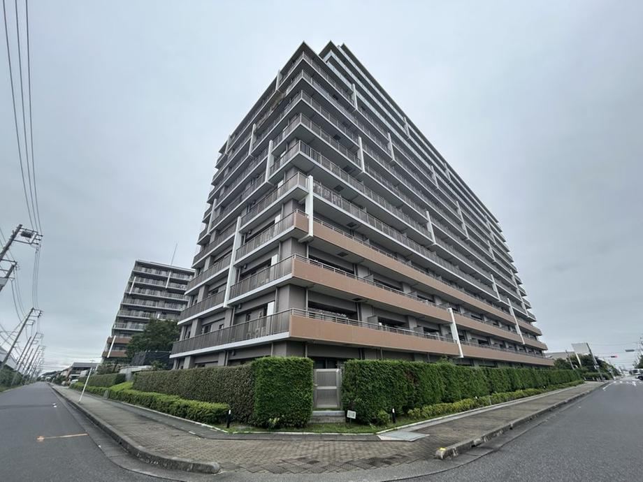 4LDK apartment in Kuki, Saitama - Photo 1