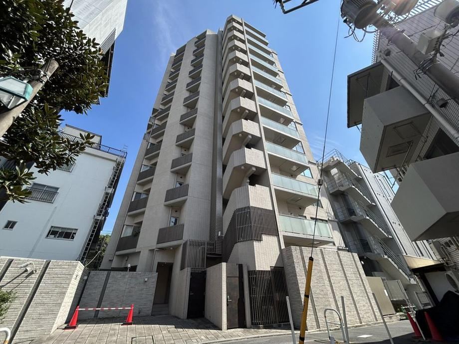 2LDK apartment in Shibuya Ward, Tokyo - Photo 1