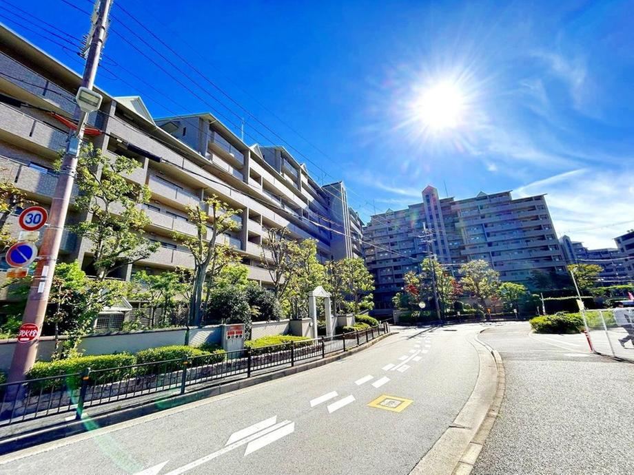 4LDK apartment in Toyonaka, Osaka - Photo 1