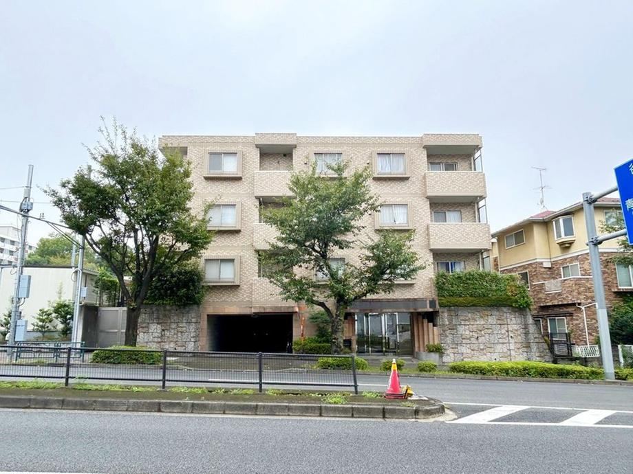 4LDK apartment in Nishitokyo, Tokyo - Photo 1