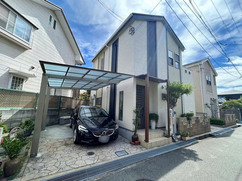 4LDK house in Toyonaka, Osaka - Photo 1