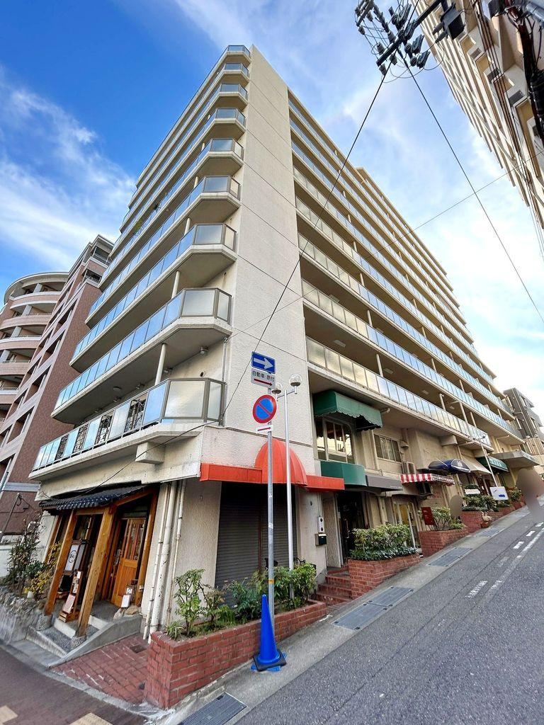 studio apartment in Chuo Ward, Kobe, Hyogo - Photo 1