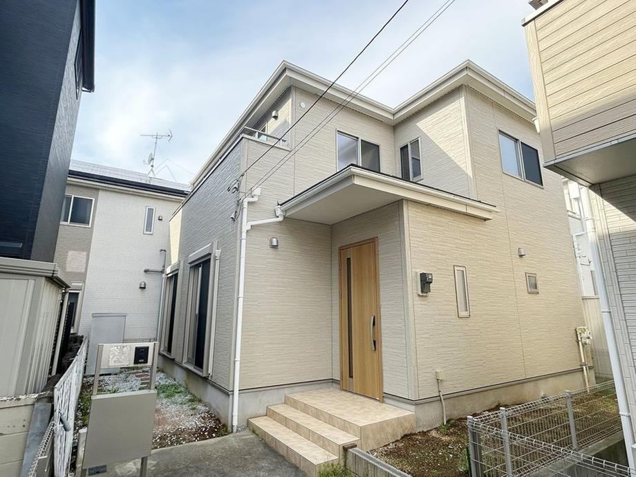 4LDK house in Soka, Saitama - Photo 1