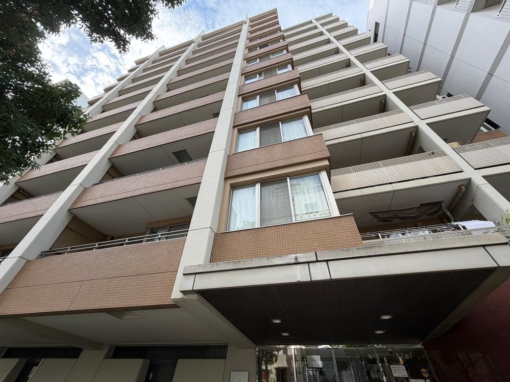 3LDK apartment in Kita Ward, Osaka - Photo 1