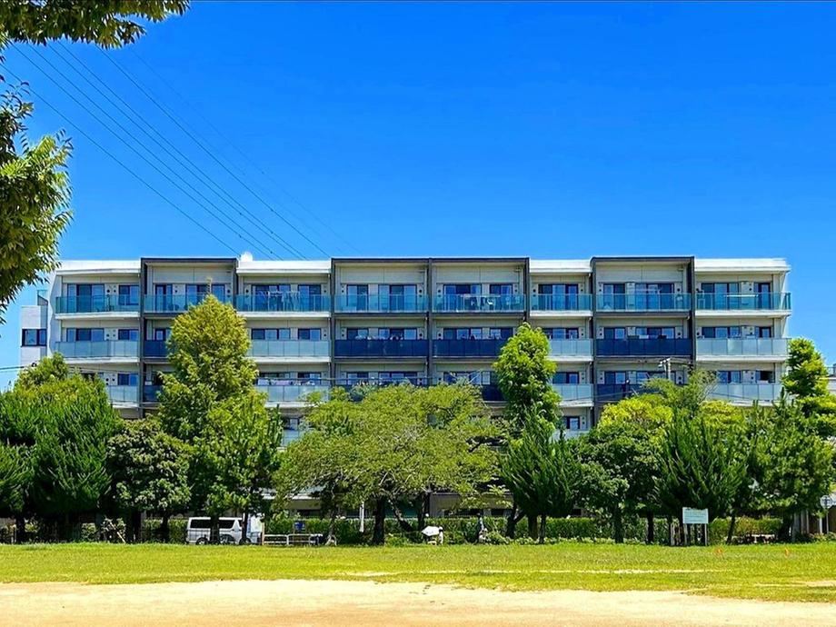 3LDK apartment in Ichikawa, Chiba - Photo 1