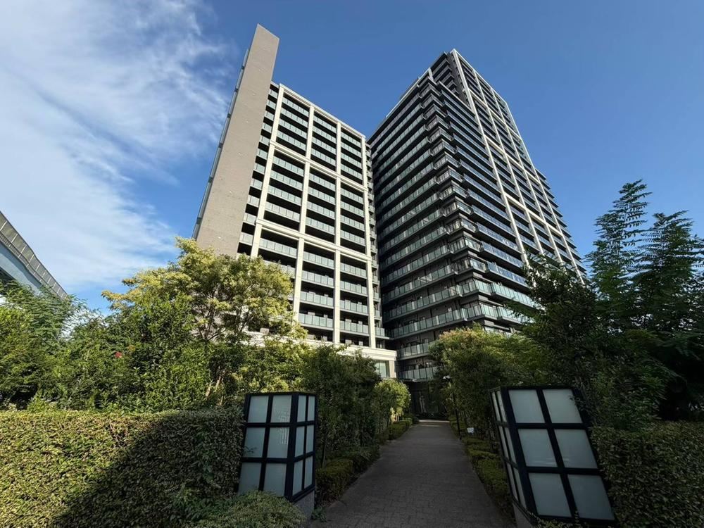 2LDK apartment in Shinagawa Ward, Tokyo - Photo 1