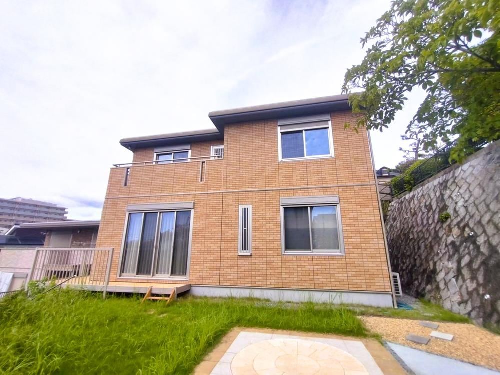 4LDK+S house in Suita, Osaka - Photo 1
