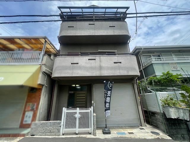 4LDK house in Daito, Osaka - Photo 1